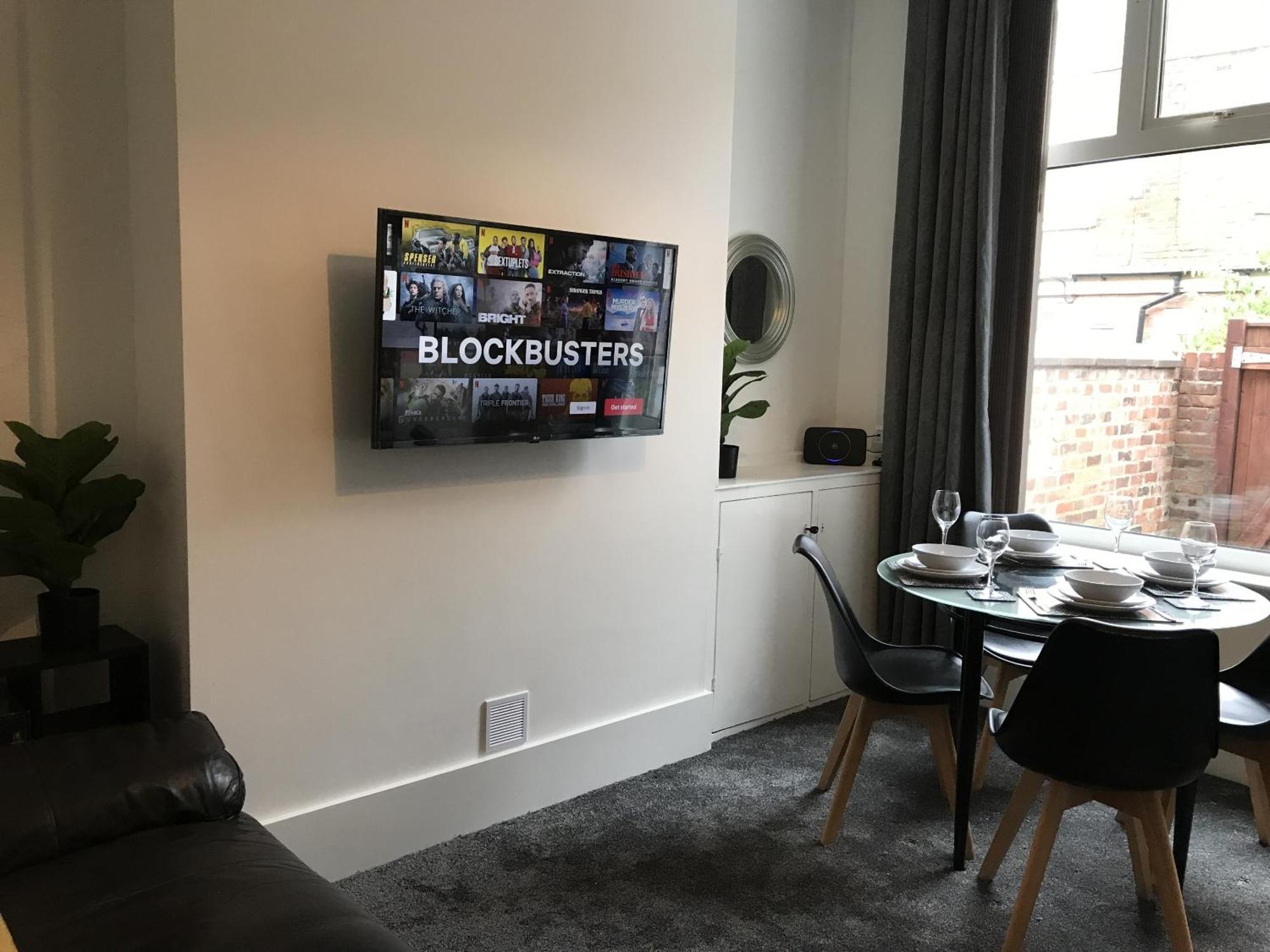 Bright Spacious 3-Bed With Office & Patio, Preston Preston  Eksteriør billede
